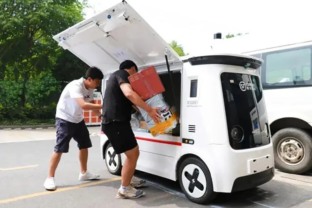 中国快递业务量突破500亿件 无人配送车加速商用化进程(图1)