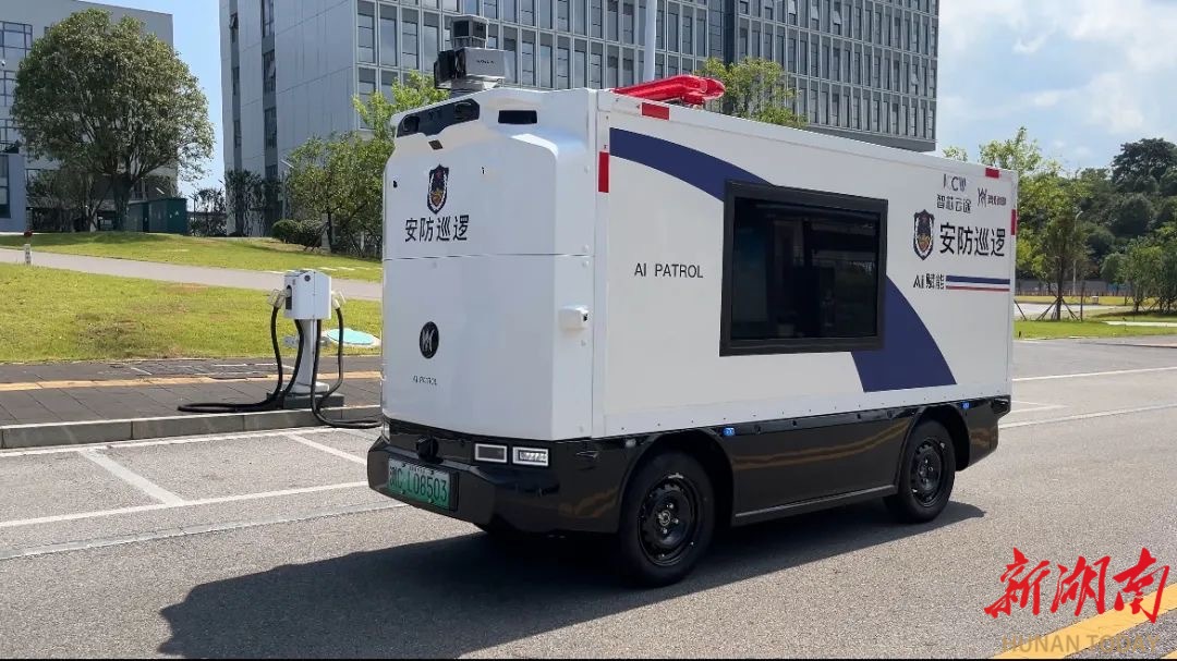 必赢网址无人车加速“驶入”生活圈@湖南日报(图1)