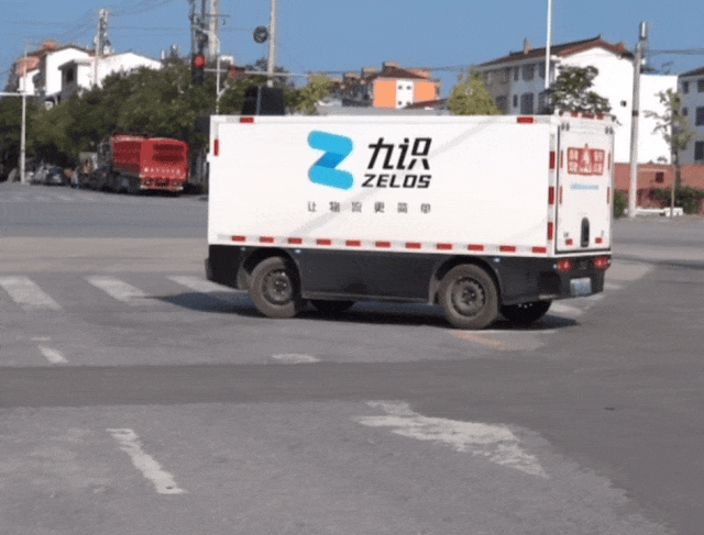 洋县街头惊现无人驾驶“四轮怪必赢中国官方网站物”(图4)