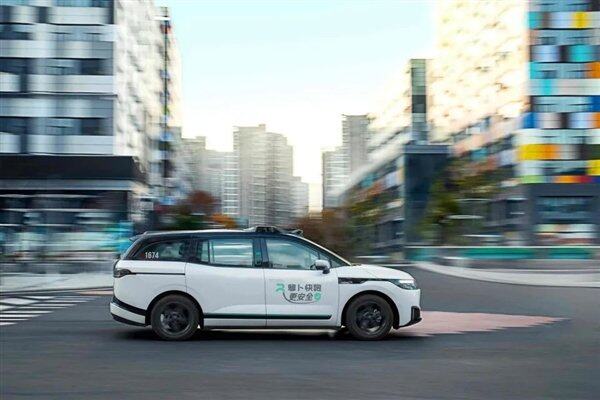 上Uber 打萝卜！百度与Uber战略合作：全球部署数千辆无人车(图2)