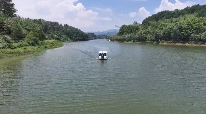 必赢中国数智改变生活 从无人配送车到智能游船 贵阳上演“科技改变生活”实景剧(图7)