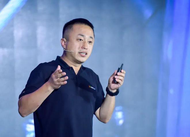 他用送快递的手造出全球第一无人车(图4)