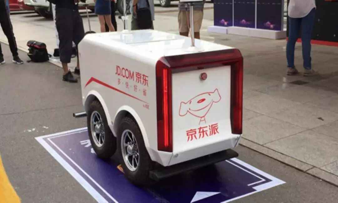 必赢中国无人配送车即将满街跑能躲路人能看红绿灯(图6)