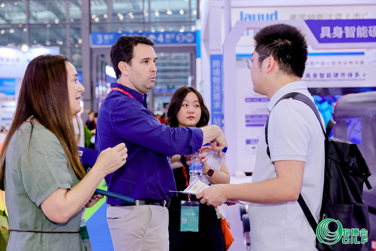 无人车产业从技术验证迈向规模化商业应用 “世界无人车经济博览会”意向合作金额突破10亿元(图1)