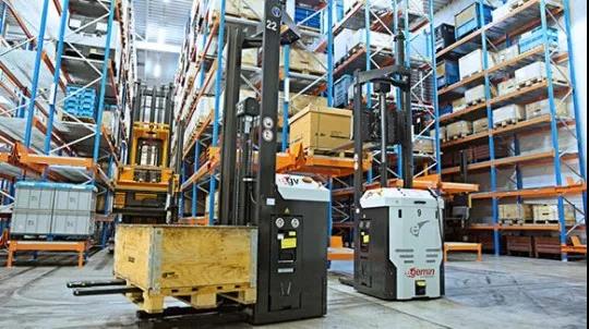 九必赢网址识尚元品牌及T1无人巡检车首发携手生态伙伴共绘城市全域无人服务新蓝图(图1)