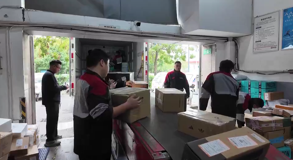 无人车、跨境仓齐发力！浙江快递业奋战“史上最长”双十一(图5)