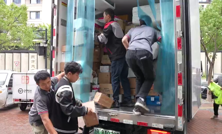 无人车、跨境仓齐发力！浙江快递业奋战“史上最长”双十一(图9)