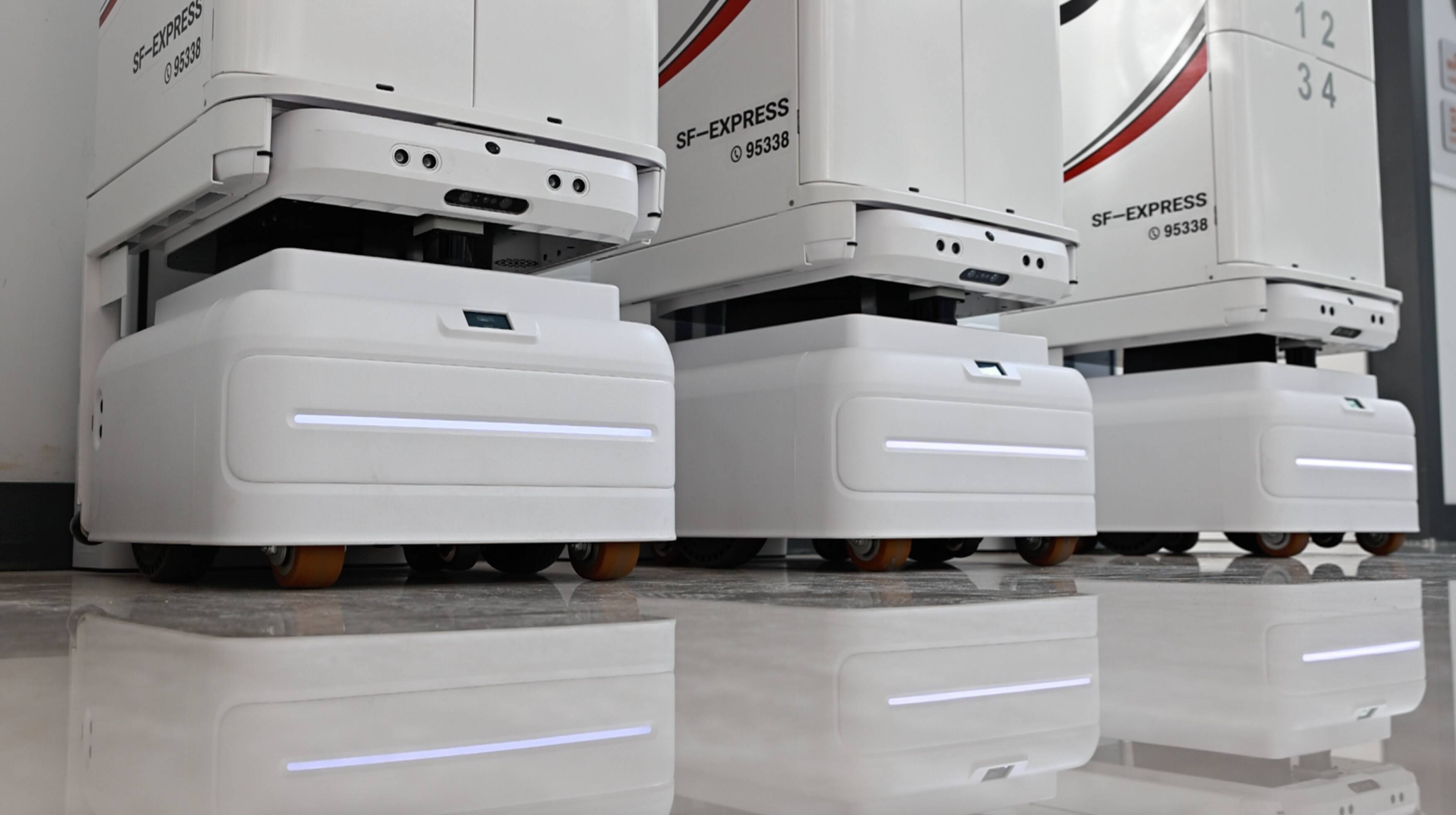 无人机、无人车、楼宇机器人组团送快递 济南中央商务区首个立体物流网络开通必赢中国(图4)