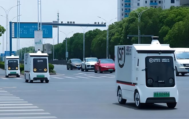 年度盘点：无人配送车行业在2025年是如何爆发的？(图1)