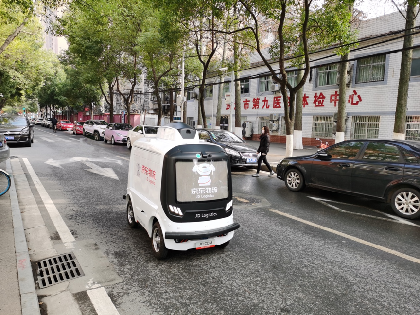 无人配送车走俏武汉 疫情推动无人驾驶商业化落地(图1)