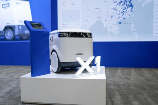 CES 2026｜新石器无人车“秀肌肉”：X1破局物流配送“最后100米”难题 2026年将加速全球扩张BWIN(图1)