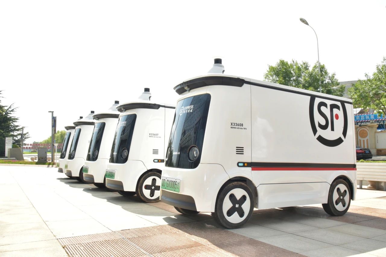 快递外卖 “人力时代” 要终结？无人配送车年增200%2026年15万台跑遍街头！(图1)