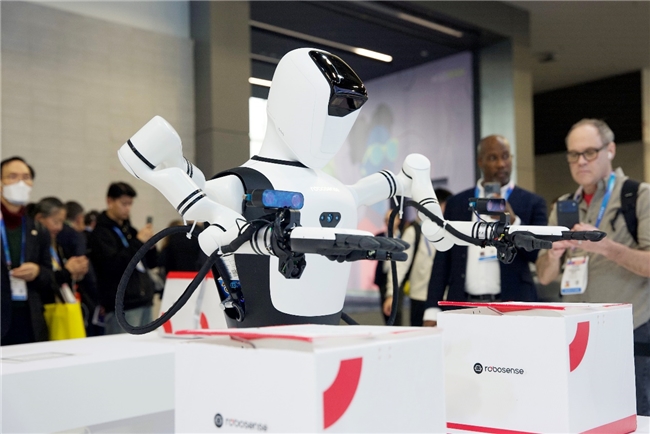 速腾聚创BWIN具身智能惊艳 CES全栈技术矩阵点亮机器人生态未来(图1)