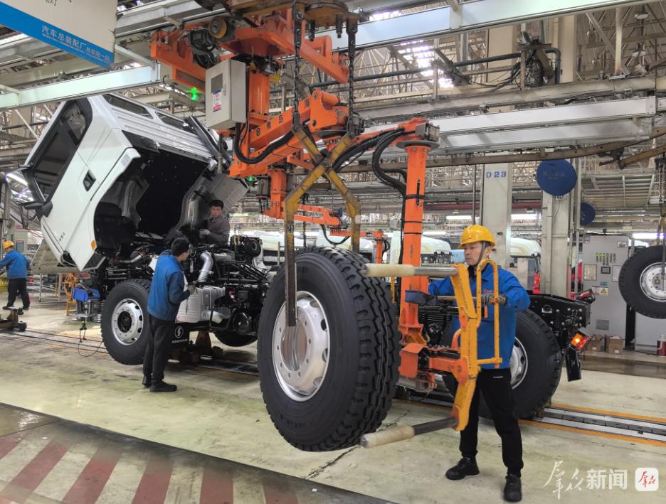 陕汽：以新产品新技术开拓国内外市场(图1)