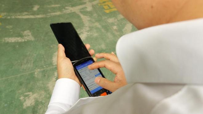 松桃邮政无人快递车“上岗” 跑出智慧BWIN物流“加速度”(图4)