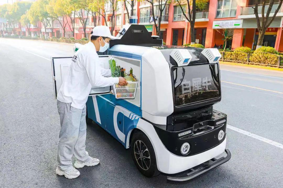 2030年有望突破两百万台：中物联报告拆解无人配送车规模化拐点(图1)